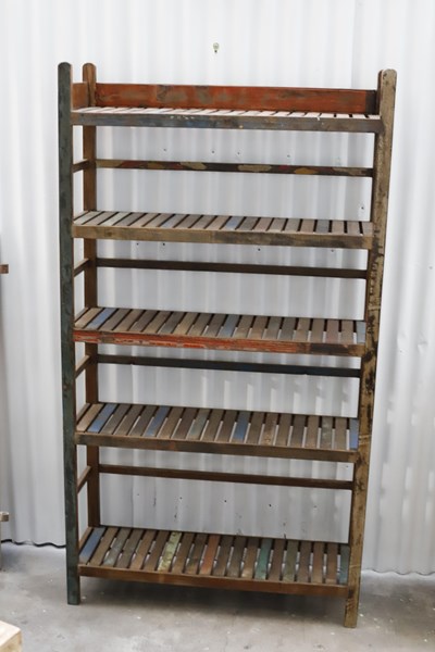 Lot 233 - BAKERS RACK