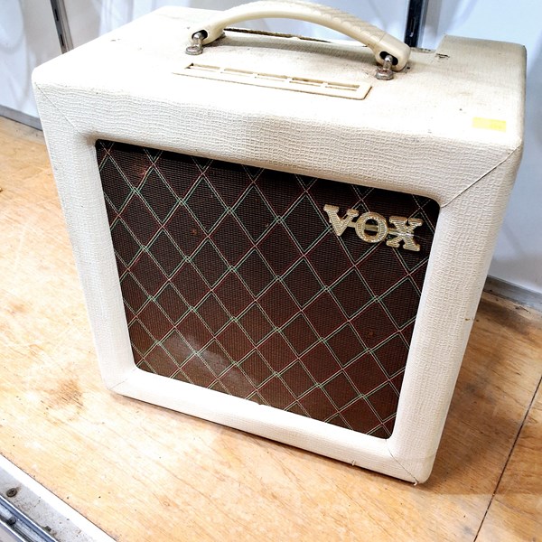 Lot 1406 - VOX AMPLIFIER