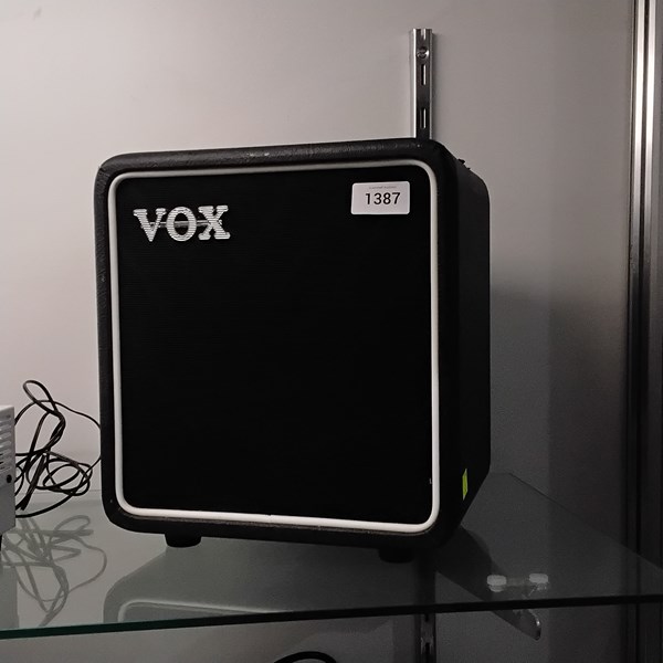 Lot 1387 - VOX SPEAKER CABINET