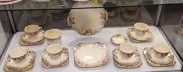 Lot 1181 - TEA SET