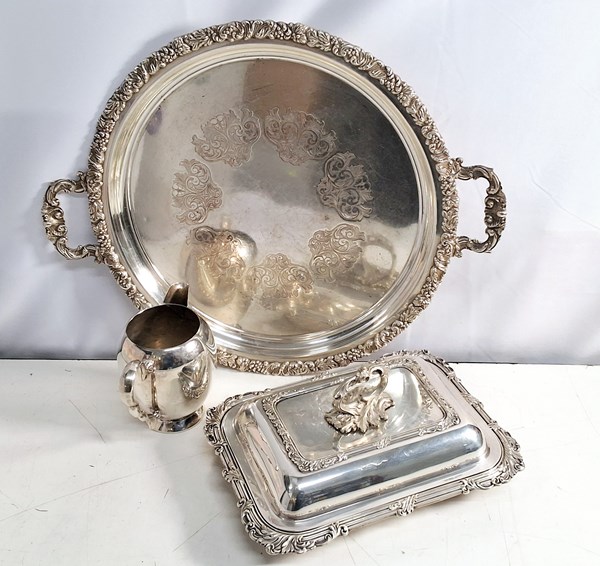 Lot 1329 - SILVERPLATE WARE