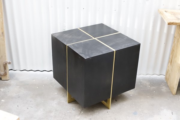 Lot 17 - SIDE TABLE