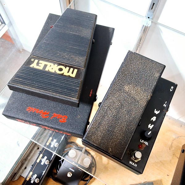 Lot 1420 - MORLEY GUITAR PEDALS