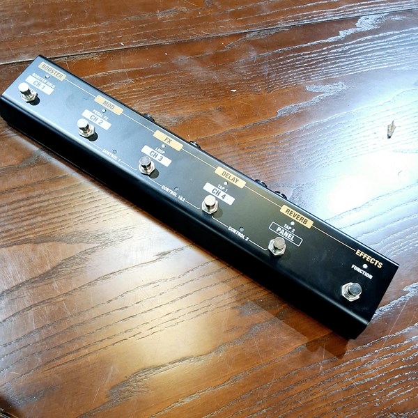 Lot 1412 - BOSS FOOT CONTROLLER