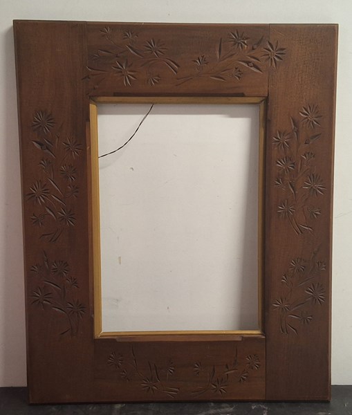 Lot 1461 - DECORATIVE FRAME