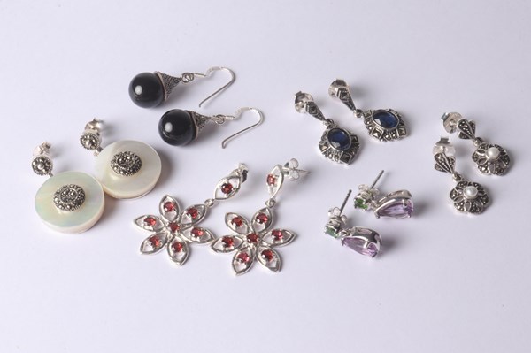 Lot 1030 - JEWELLERY