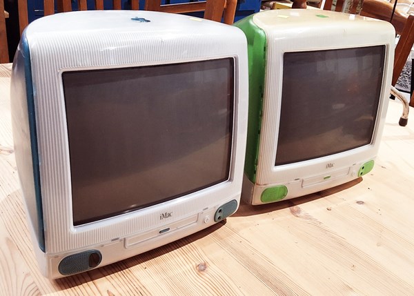 Lot 1458 - APPLE iMACS