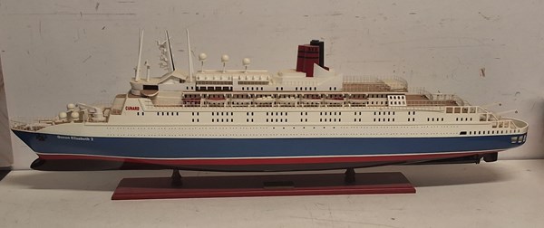Lot 1355 - MODEL SHIP
