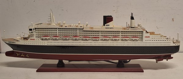 Lot 1357 - MODEL SHIP