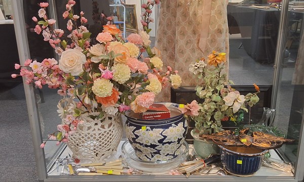 Lot 1374 - DECOR LOT