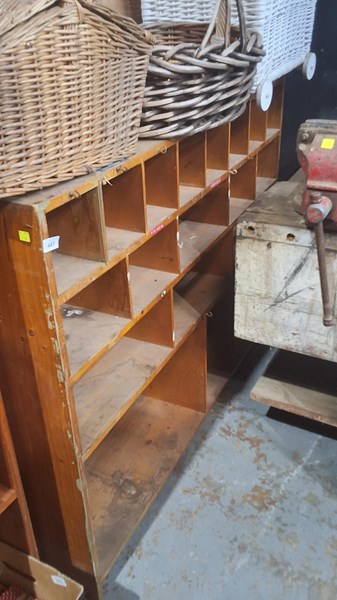 Lot 441 - SHED SHELF