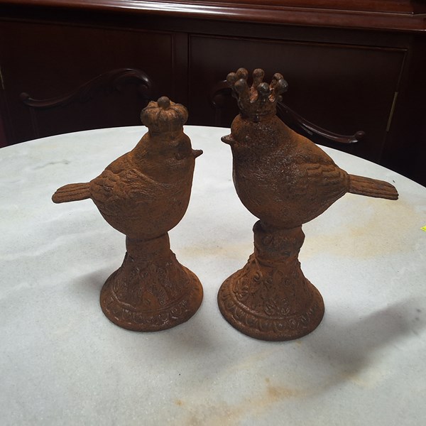 Lot 102 - GARDEN ORNAMENTS