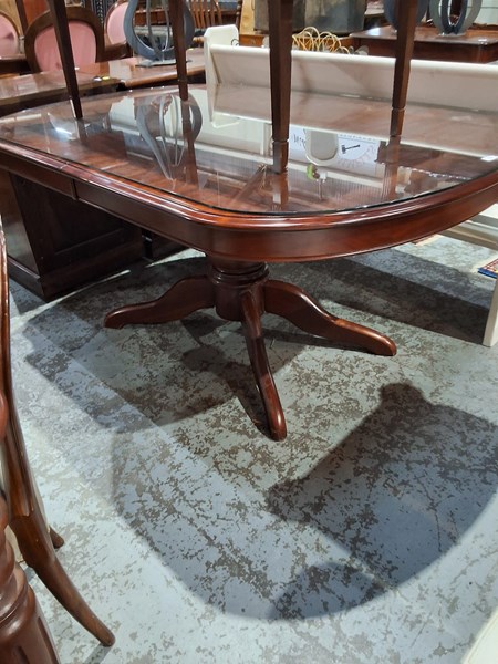 Lot 120 - DINING TABLE