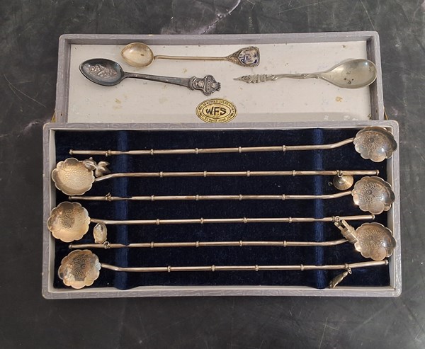 Lot 1047 - JAPANESE SILVER SPOONS