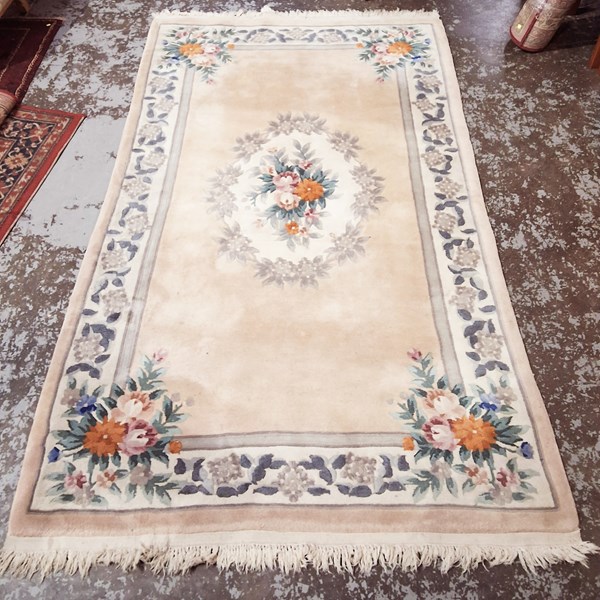 Lot 226 - RUG