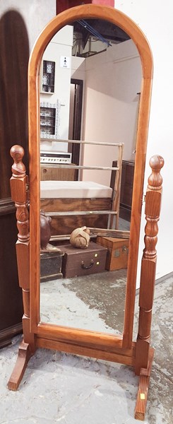 Lot 14 - DRESSING MIRROR