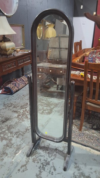 Lot 138 - CHEVAL MIRROR