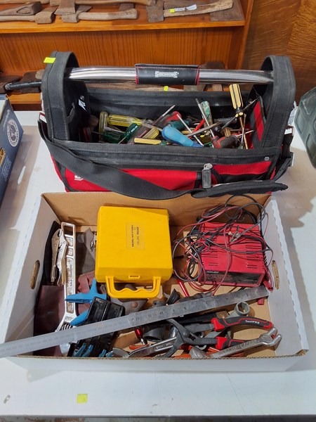 Lot 310 - TOOLS