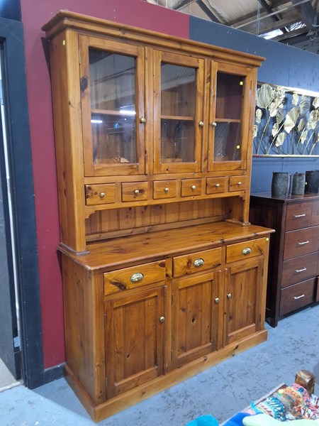 Lot 115 - KITCHEN DRESSER