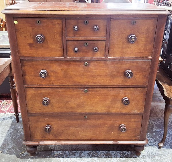 Lot 276 - CHEST OF DRAWERS
