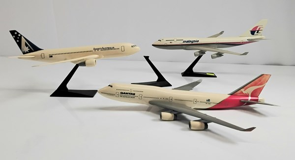 Lot 1423 - MODEL PLANES