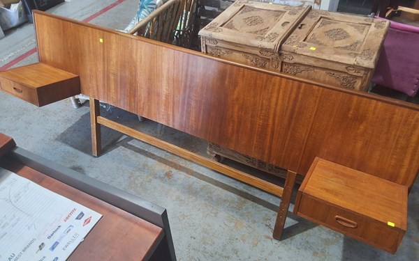 Lot 465 - BEDHEAD