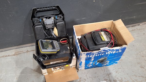 Lot 327 - MARINE TOOLS