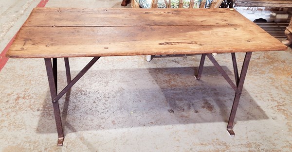 Lot 469 - SIDE TABLE