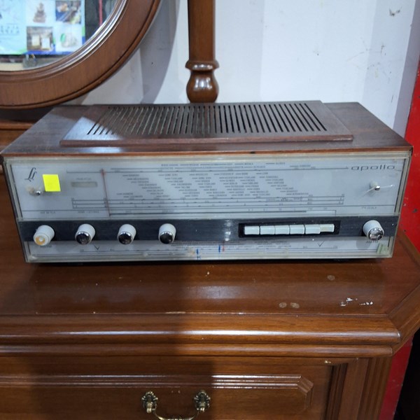 Lot 245 - RADIO