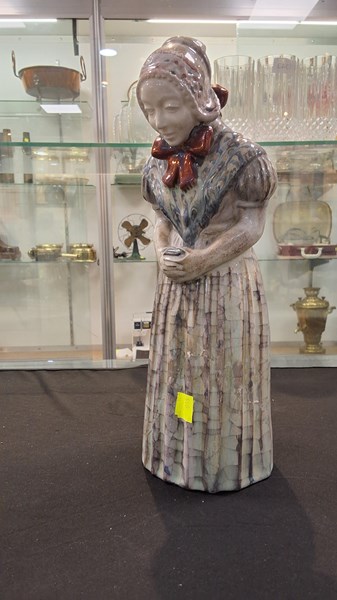 Lot 1159 - LADY FIGURE