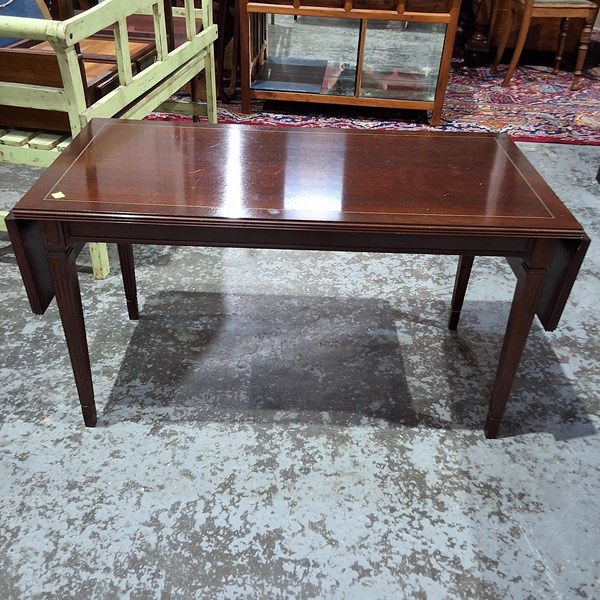 Lot 121 - SOFA TABLE