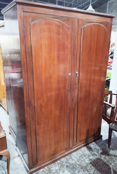 Lot 242 - WARDROBE