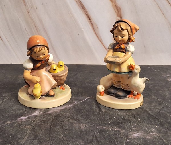 Lot 1124 - HŬMMEL FIGURES
