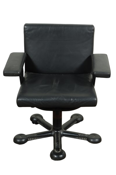 Lot 19 - PAIR OF MIX OFFICE CHAIRS