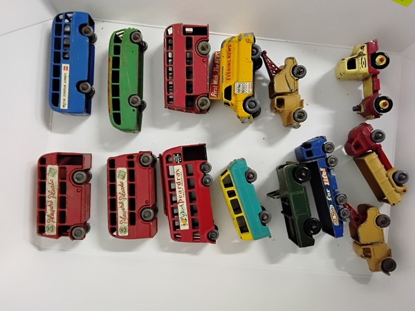 Lot 1086 - TRUCKS & BUSES