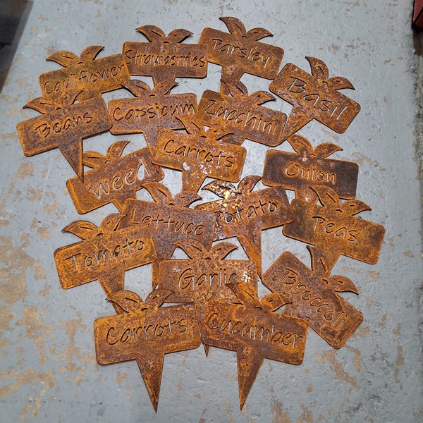 Lot 410 - VEGE PATCH LABELS