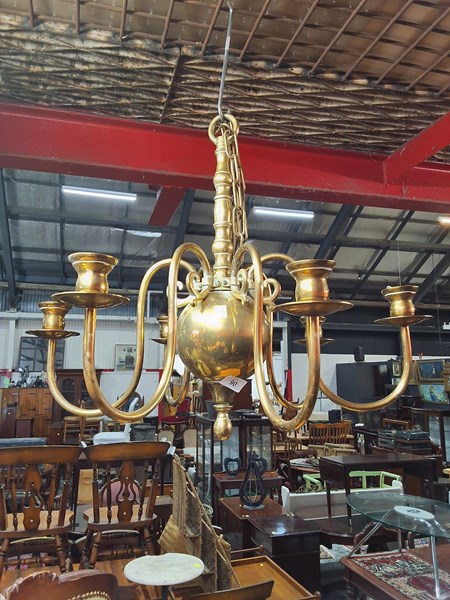 Lot 90 - LIGHT