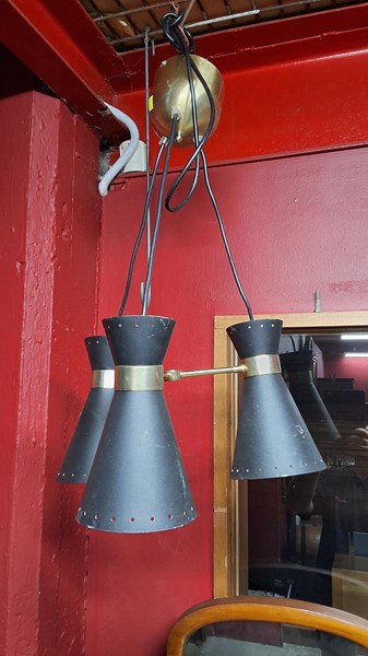 Lot 284 - LIGHT
