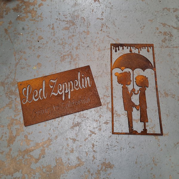 Lot 328 - WALL DECOR