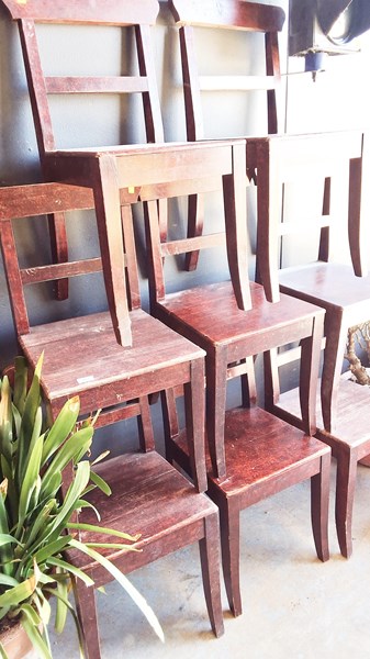 Lot 481 - DINING CHAIRS