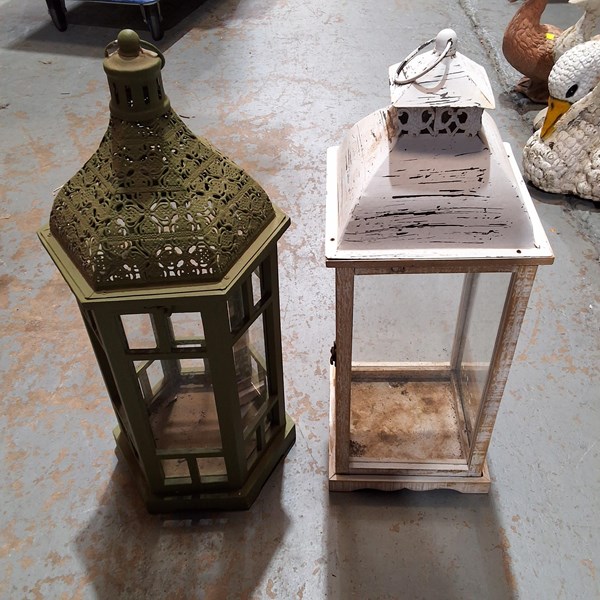 Lot 466 - LANTERNS