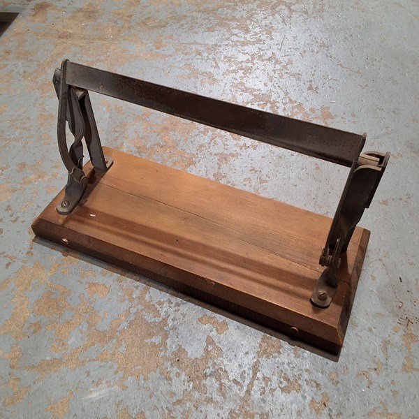 Lot 255 - PAPER DISPENSER
