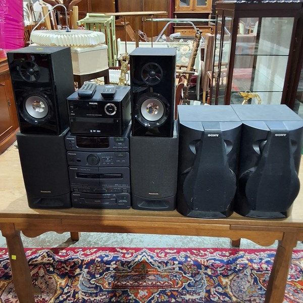 Lot 198 - STEREOS