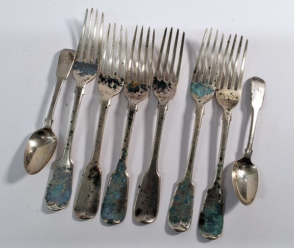 Lot 1043 - SILVER FLATWARE