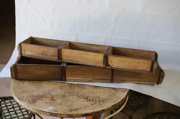 Lot 80 - BRICK MOLD CADDIES