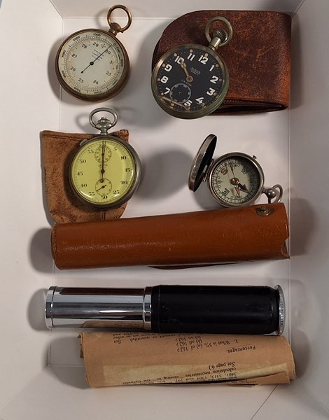 Lot 1052 - SCIENTIFIC INSTRUMENTS