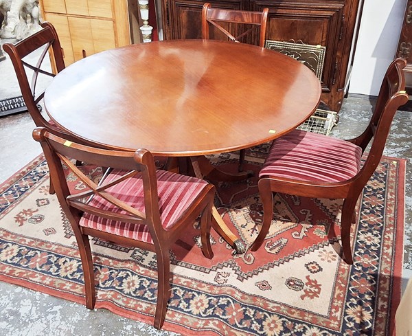 Lot 211 - DINING SUITE