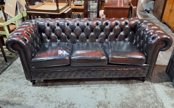 Lot 185 - CHESTERFIELD