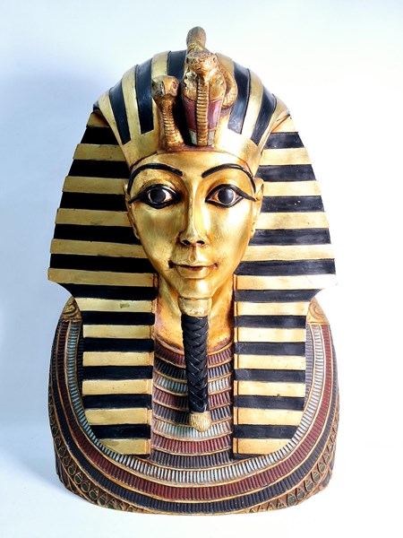 Lot 1063 - TUTANKHAMEN