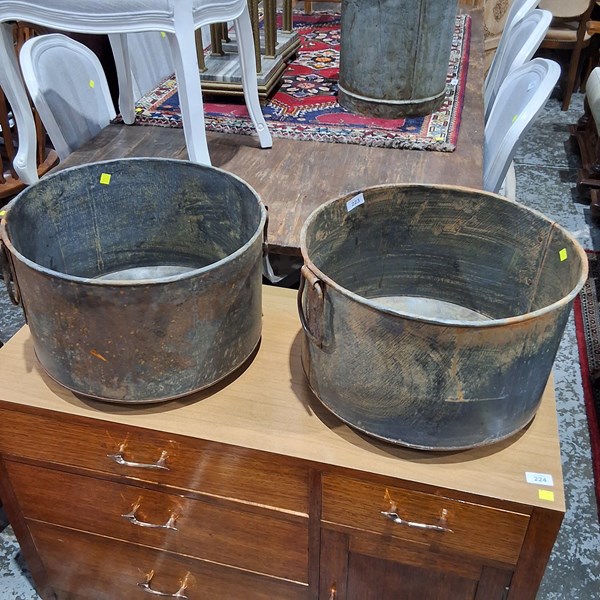 Lot 223 - TUBS